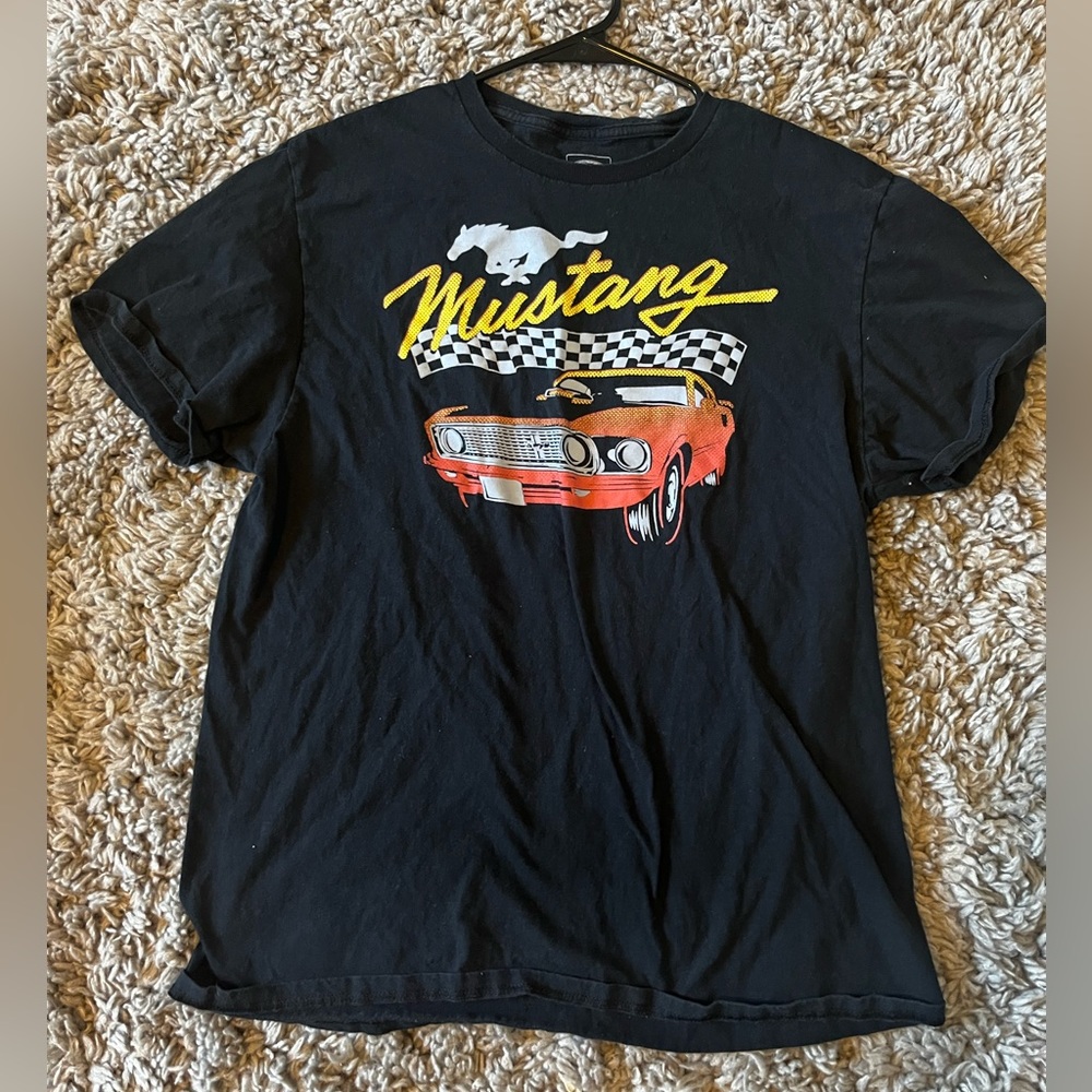 Graphic short sleeve tee shirt
